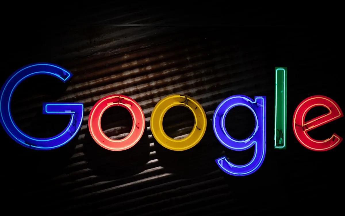 Търсене в Google на лаптоп